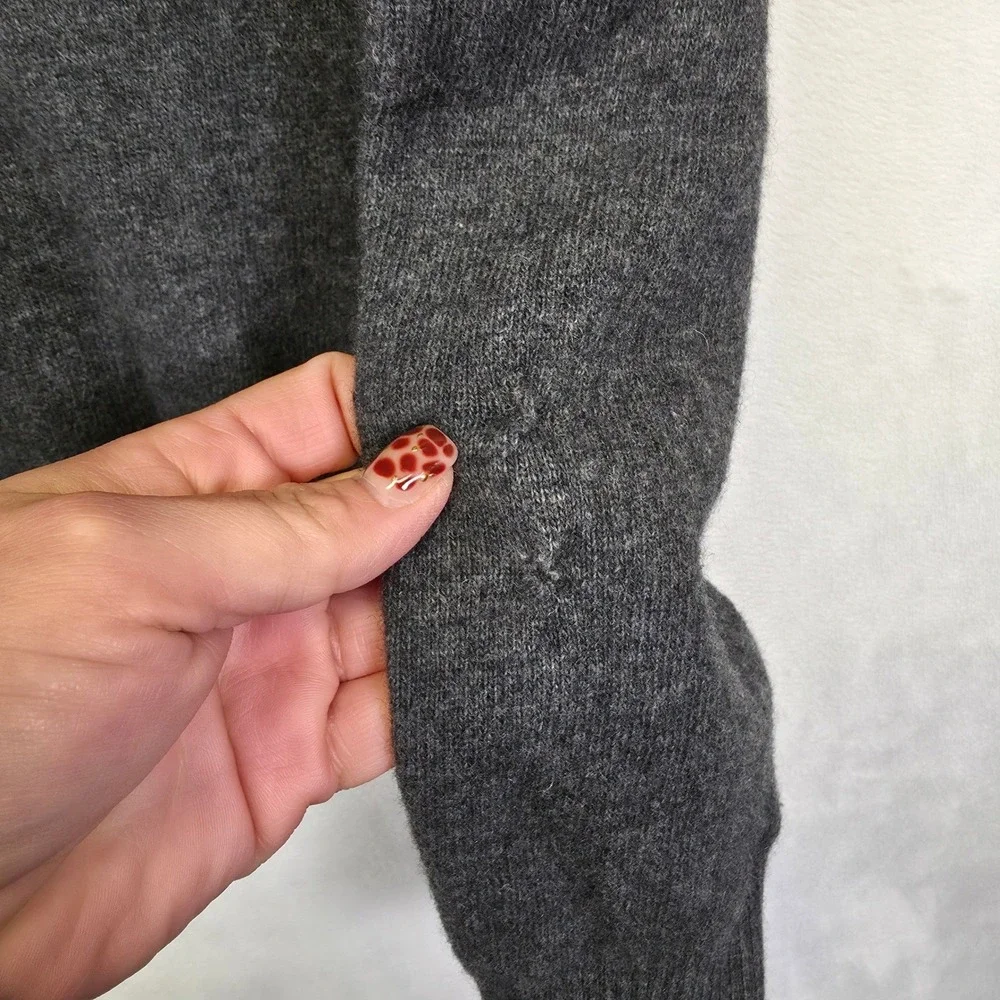 Banana Republic Sweater Mens M Gray Italian Yarn Merino‎ Wool Classic Minimalist